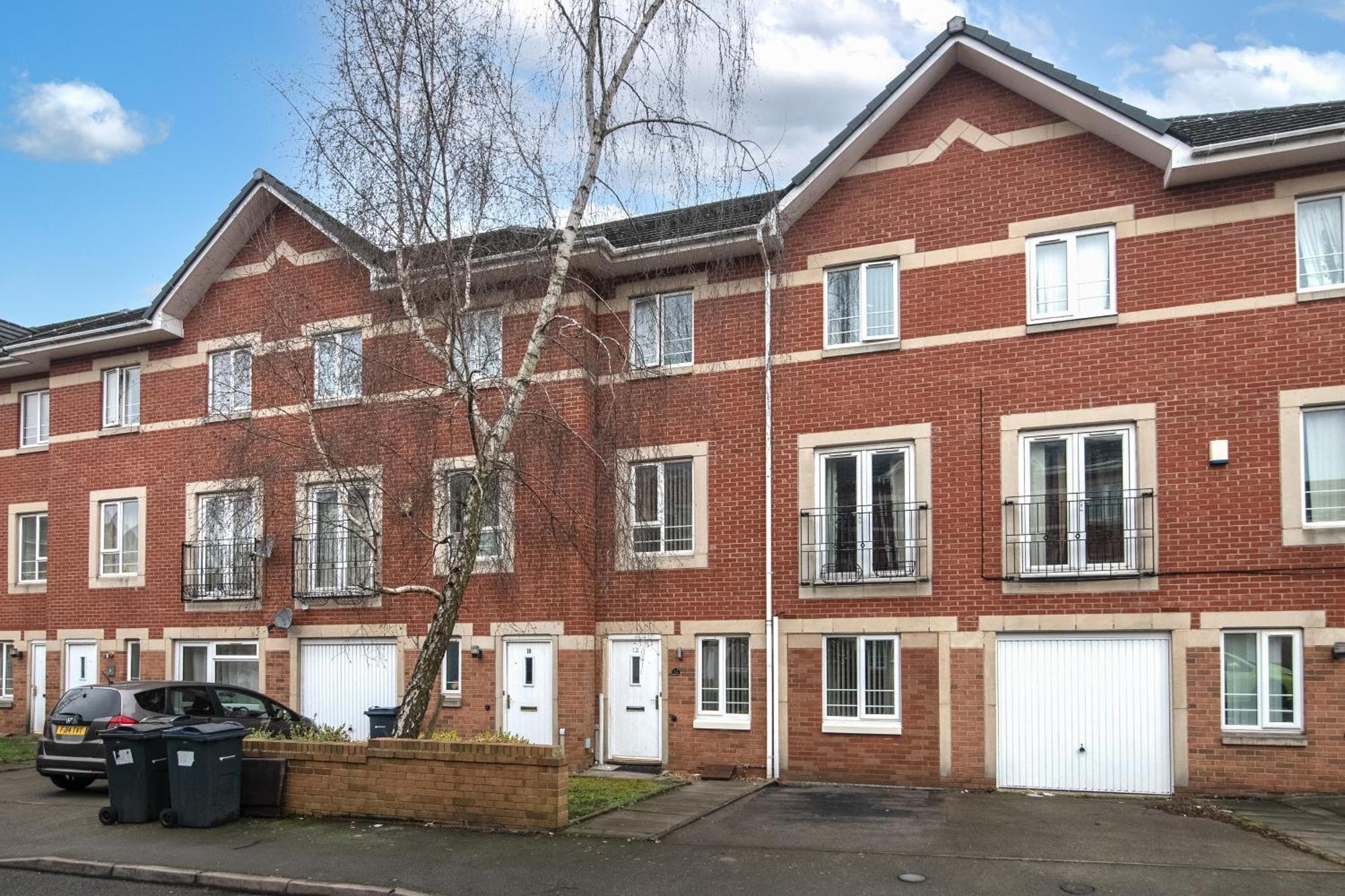 Holiday home Newly Refurbed 5 Bed House With Free Parking N Dryer Birmingham