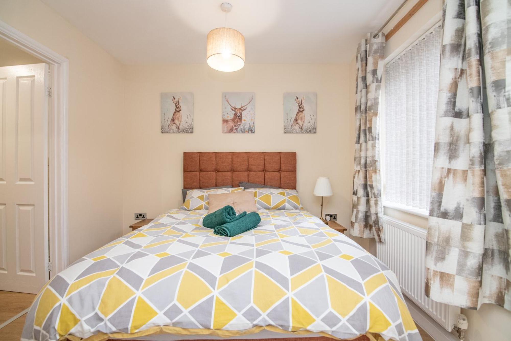 Newly Refurbed 5 Bed House With Free Parking N Dryer Holiday home Birmingham