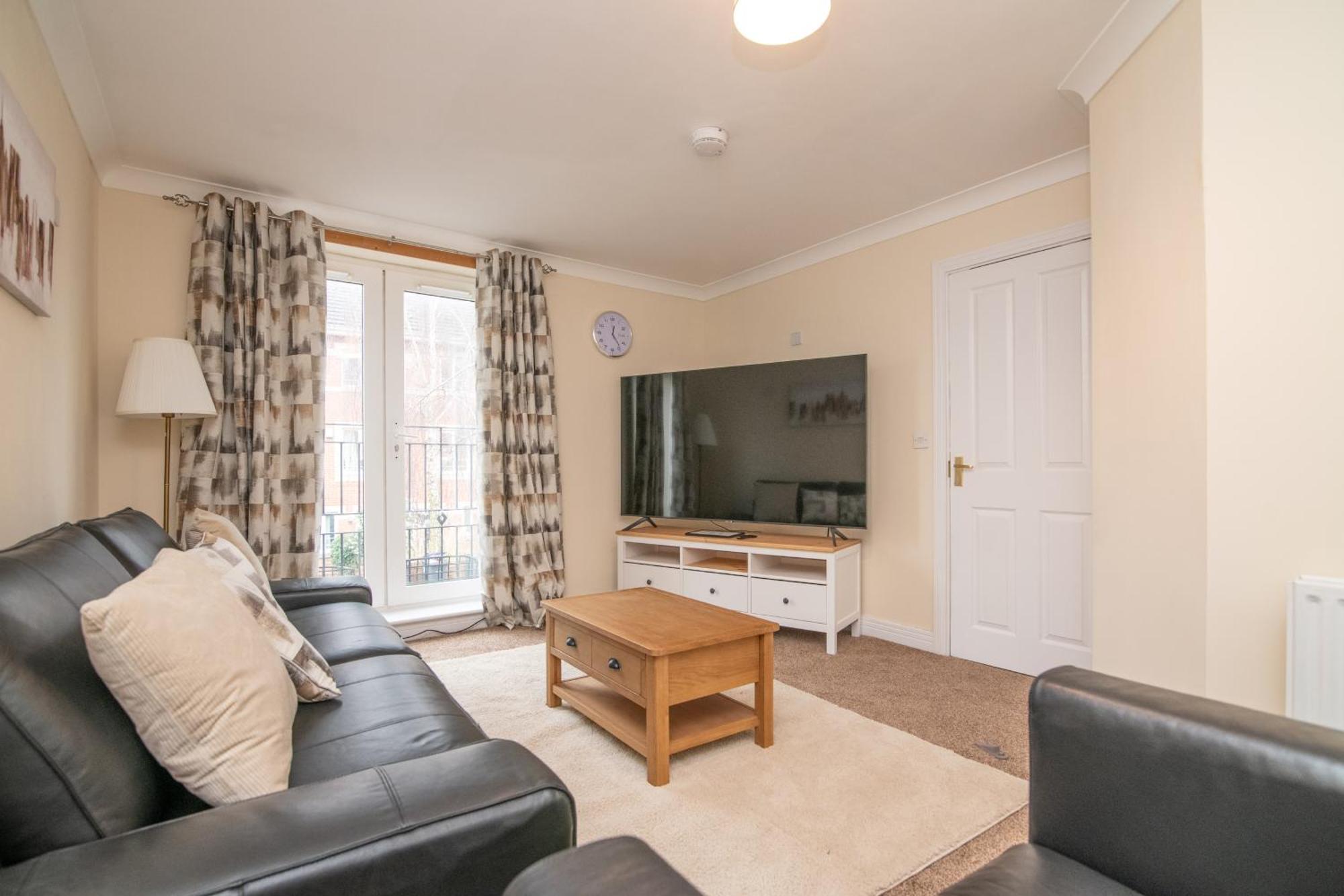 Holiday home Newly Refurbed 5 Bed House With Free Parking N Dryer Birmingham
